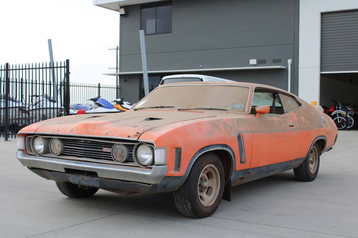 ‘CHICKEN COUPE’ RESTO BEGINS JUST CARS